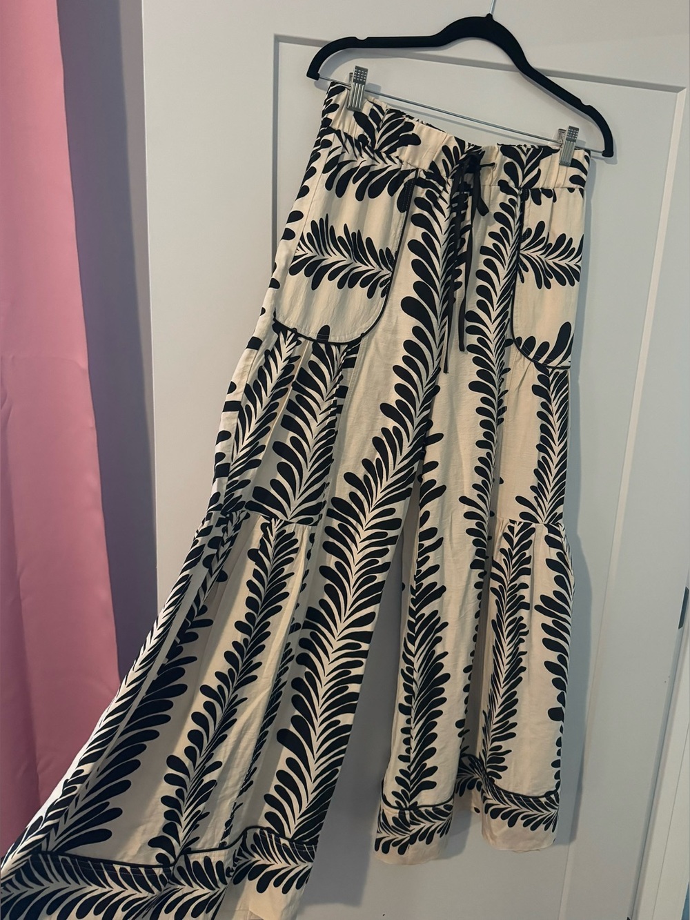 Black Leaf Print Wide Leg Pants
